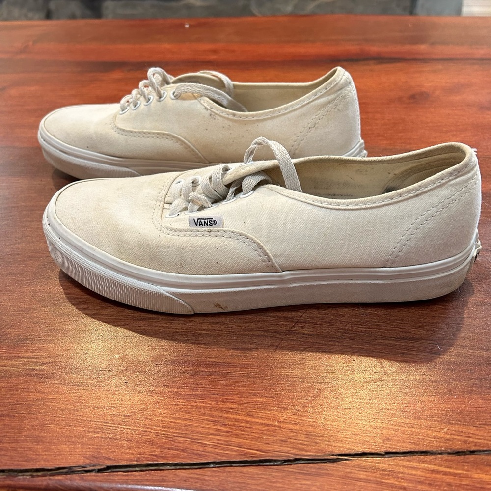 Used white Vans